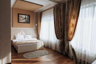 Гостевой дом Алие Бахчисарай Двухместный номер с 1 кроватью и видом на горы-1