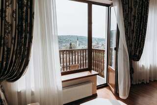 Гостевой дом Алие Бахчисарай Люкс с видом на горы-4