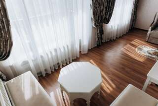 Гостевой дом Алие Бахчисарай Люкс с видом на горы-8