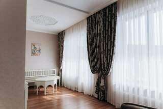 Гостевой дом Алие Бахчисарай Люкс с видом на горы-5