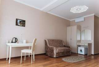 Гостевой дом Алие Бахчисарай Двухместный номер с 1 кроватью и видом на горы-6